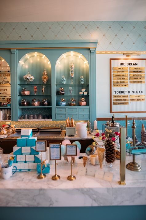 Vintage Ice Cream Shop Decor, Ice Cream Counter, Ice Cream Place, Ice Cream Business, Ice Cream Brands, Modern Wedding Venue, Vintage Ice Cream, Teal Walls, Coffee Ice Cream