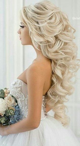 The Best 45 Wedding Hairstyles That Will Be Worn For A Celebration This Year - Page 22 of 45 - hotcrochet .com Ash Blonde Highlights On Dark Hair, Make Up Sposa, Wedding Haircut, Unique Wedding Hairstyles, Blonde Highlights On Dark Hair, Bridesmaid Hair Long, Ash Blonde Highlights, Dark Hair With Highlights, Elegant Wedding Hair