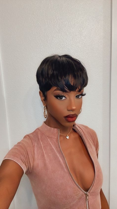 Short Haircuts Black Hair, Finger Waves Short Hair, Natural Hair Cuts, Short Hair Images, Natural Hair Short Cuts, Short Hair Black, Short Hair Pixie Cuts, Short Sassy Hair, Pelo Afro