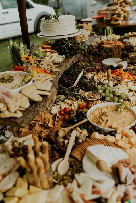 Outdoor Wedding Charcuterie, Festival Wedding Food, Chilled Wedding Ideas, Grazing Table Cocktail Hour, Comfort Food Wedding Reception, Grazing Table Wedding Cocktail Hour, Wedding Reception Charcuterie Board, Chill Wedding Reception, Charcuterie Board Wedding Cocktail Hour