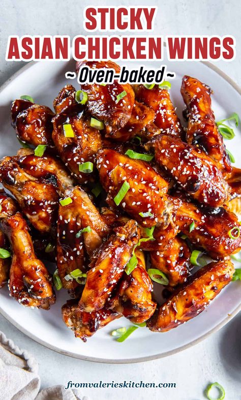 These baked Sticky Asian Chicken Wings are glossy, crispy and loaded with flavor. This oven method is easier than frying and cleanup is a breeze. Sticky Asian Chicken Wings, Chinese Fried Chicken Wings, Wings Recipe Oven, Sticky Asian Chicken, General Chicken, Hor Dourves, Asian Wings, Chinese Chicken Wings, Asian Chicken Wings