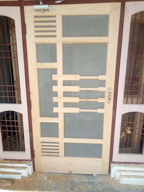 Net Gate Design, Jali Gate, Jaali Door, Jali Door, Wooden Window Design, Simple Door, Entry Door Designs, Staircase Railing, Staircase Railing Design