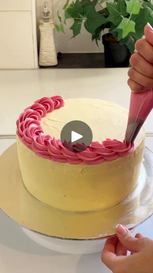 477K views · 928 reactions | Wilton 2D nozzle piping cake design #fbreels #reelsfbviral #fbreelsvideo #viralreelsfb #FacebookPage #pipingskills | HAFSI | HAFSI · Original audio 2d Nozzle Decoration, Cake Nozzles Piping Tips, Piping Cake Designs, Cake Piping Designs, Cake Tricks, Wilton 2d, Piping Cake, Cake Nozzles, Birthday Cake Tutorial