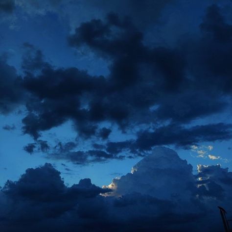 blue sky blue hour moodboard blue messy icon The Color Blue Aesthetic, Blue Masculine Aesthetic, Blue Calm Aesthetic, Fall Blue Aesthetic, Blue Hour Ocean, Blue Chill Aesthetic, Medium Blue Aesthetic, Blue Aesthetic Boy, Calm Blue Aesthetic