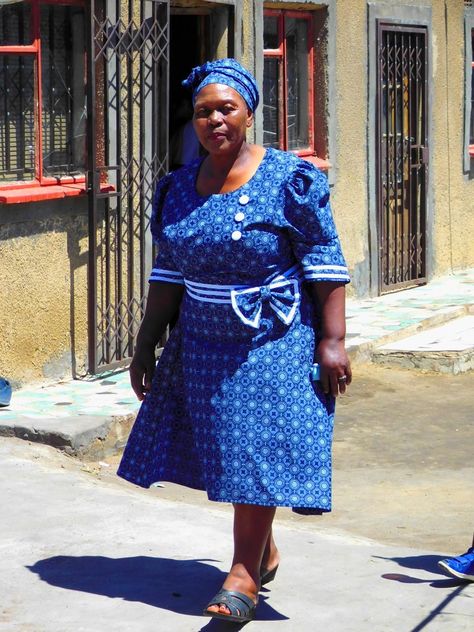 Seshweshwe Dresses, Sesotho Traditional Dresses, Traditional Aprons, South African Traditional Dresses, Shweshwe Dresses, African Fashion Women Clothing, African Traditional Dresses, Design Dresses, African Fashion Women