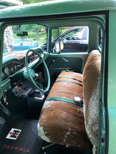 Cool cowhide truck seats Western Car, Cool Truck Accessories, Country Trucks, Future Trucks, Automotive Furniture, Old Pickup Trucks, Jacked Up Trucks, Truck Yeah, Classic Pickup Trucks