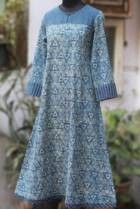 A Line Kurti Designs, Long Kurtas, Long Blouse Designs, Salwar Neck Designs, A Line Kurti, Stylish Kurtis Design, Long Gown Design, Simple Kurta Designs, Designer Kurti Patterns