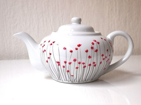 This tea-pot is entirely made in France in real Limoges porcelain. It is hand painted by myself, consequently each tea-pot is unique and its pattern Teapot Painting Ideas, Tea Pot Painting, Teapot Painting, Painted Tea Pot, Old Tea Pots, Painting Poppies, Flower Teapot, Teapot Cake, Painted Teapot