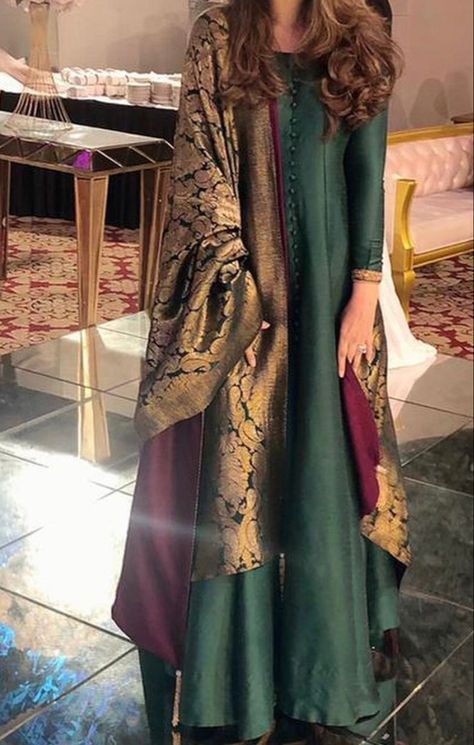 Plain Salwar Suit, Plain Suit With Heavy Dupatta, Suit With Heavy Dupatta, Plain Kurti, Plain Suit, Heavy Dupatta, Pakistani Formal Dresses, Pakistani Dresses Casual, Pakistani Fancy Dresses