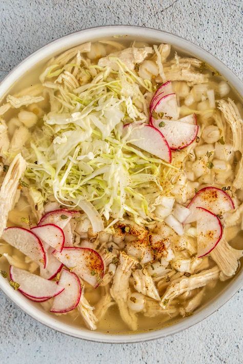 White Pozole, Pozole Soup, Chicken Pozole Recipe, Chicken Pozole, Pozole Recipe, Quince Stuff, Dinner Meals, White Chicken, Traditional Mexican