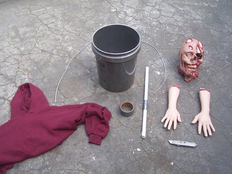 Zombie Halloween Decorations, Zombie Decorations, Easy Outdoor Halloween Decorations, Lawn Ideas, Scary Halloween Decorations Outdoor, Scary Halloween Decorations Diy, Halloween Lawn, Halloween Diy Outdoor, Halloween Outside