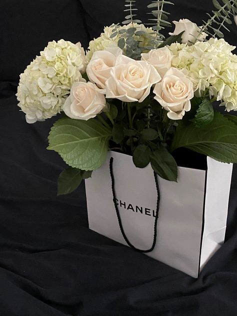 Chanel Flower Bouquet, Classy Flower Bouquet, Chanel Bouquet, Paper Bag Flowers, Chanel Wedding, Chanel Flower, Bouquet Flower, Chanel Inspired, Flower Boxes