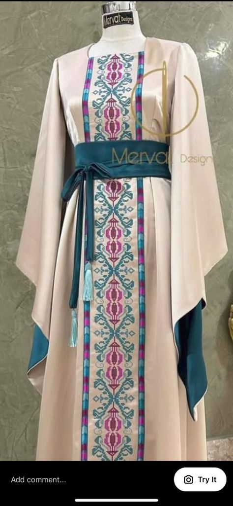 Tatreez Dress, Baby Decor Diy, Ukrainian Clothing, Afghan Dresses, Queen Dress, Arab Fashion, Embroidery Motifs, Modest Fashion Outfits, Abaya Fashion