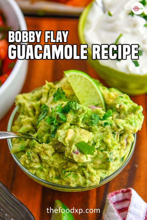 Best Guacamole Recipe Homemade, Guacamole Recipe Best, Guacolme Recipe, Quacomale Recipe, Guacamole Recipe No Tomato, Fresh Guacamole Recipe, Spicy Guacamole Recipe, Mexican Guacamole Recipe, Greek Yogurt Guacamole