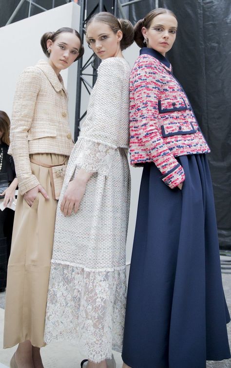 Chanel Haute Couture Spring/Summer 2016 • Stop, Drop & Vogue Chanel Spring 2016, Country Dining, Mode Chanel, Chanel Dress, Chanel Jacket, Chanel Couture, Chanel Haute Couture, Chanel Spring, Chanel Fashion