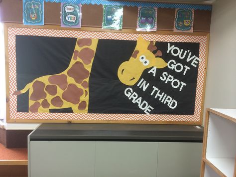 Giraffe bulletin board Giraffe Bulletin Board, Giraffe Decorations For Classroom, Giraffe Bulletin Board Ideas, Zoo Bulletin Board Ideas Preschool, Jungle Bulletin Board Ideas, Animal Bulletin Board Ideas, Zoo Bulletin Board, Animal Bulletin Board, Hallway Door Ideas