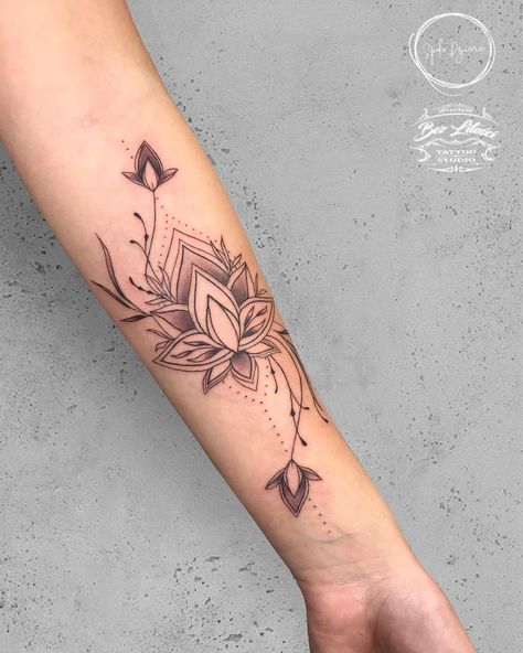 Tattoos For Women Forearm, Arm Tattoos For Women Forearm, Forearm Tattoo Girl, Vines Tattoo, Unique Forearm Tattoos, Secret Tattoos, Lower Arm Tattoos, Blue Homecoming Nails, Inner Arm Tattoos