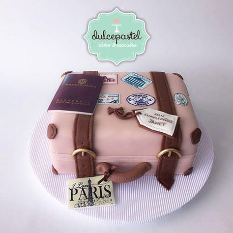 Suitcase Cake - Torta Maleta - Cake by Giovanna Carrillo Bon Voyage Cake, Cake Travel, Luggage Cake, Bolo Paris, Shoe Box Cake, Suitcase Cake, Deco Cupcake, Travel Cake, London Cake