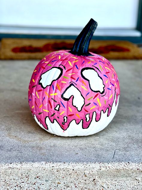 Ice Cream Cone Pumpkin Painting, Hot Pink Pumpkin Painting, Cute Paintings On Pumpkins Easy, Brain Pumpkin Painting, Girlie Pumpkin Painting, Pumpkin Painting Ideas Animals, Neon Pumpkin Painting Ideas, Strawberry Pumpkin Painting, Small Pumpkin Painting Ideas Creative