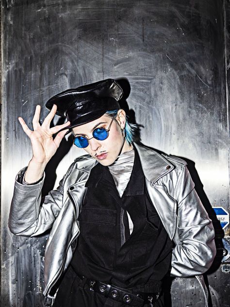 Flamboyant Pose Reference, Drag King Outfits, Flamboyant Outfit, Toast Fashion, Drag Kings, Dorian Electra, Go-go Girls, Diy Outfits, King Outfit