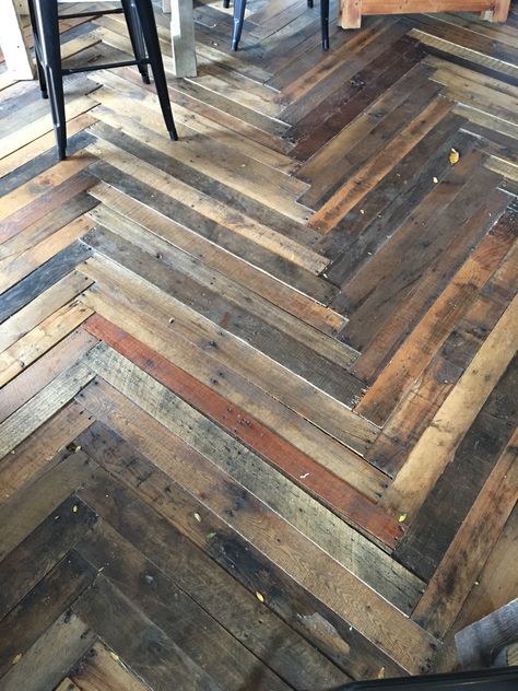 Gorgeous herringbone reclaimed wood floor Pallet Board Flooring, Pallet Flooring Indoor, Wheelchair House, Wood Pallet Flooring, Rm House, Plywood Floors, Staining Wood Floors, Pallet Floors, Annabelle Hydrangea