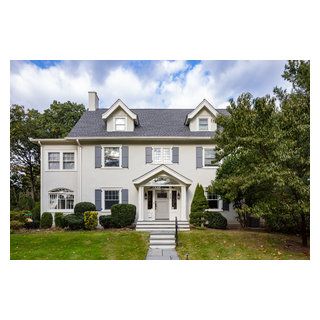 Modernized Center Hall Colonial - Transitional - Exterior - New York - by RTH Building Company | Houzz Side Hall Colonial Remodel, Center Hall Colonial Dining Room, Center Hall Colonial Entryway, Center Hall Colonial Remodel, Colonial Entryway, Side Hall Colonial, Colonial Remodel, Center Hall Colonial, Transitional Exterior