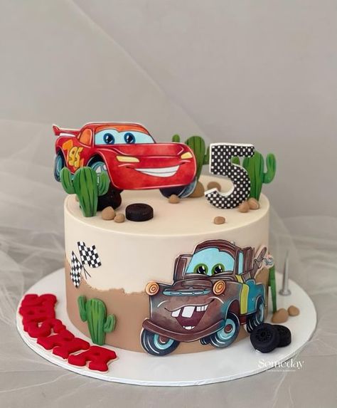 Cakes Cars Birthday, Mc Queen Birthday Cake, Cars Cartoon Cake, Birthday Cake Cars Boy, Mcqueen Cake Design, Lightening Mcqueen Cakes, Birthday Cake With Cars, Car Cake Designs For Kids, The Cars Cake