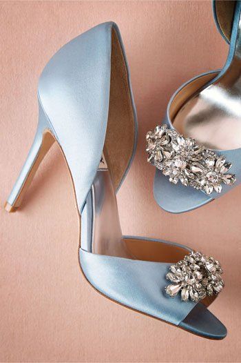 13 Blue Wedding Shoes We Love | Woman Getting Married Tiffany Blue Wedding Shoes, Wedding Heels Brides, Mode Pastel, Royal Blue Wedding Shoes, Blue Bridal Shoes, Custom Wedding Shoes, Bridal Pumps, Blue Wedding Inspiration, Blue Wedding Shoes