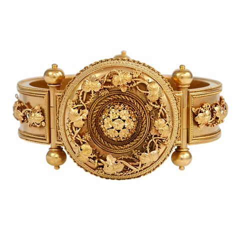 Antique Bracelets Gold, Gold Antique Bracelet, Antique Gold Bangle, Gold Cuff Bracelets, Antique Gold Bracelet, Kada Bangles, Italian Gold Jewelry, Ancient Jewels, Everyday Wear Jewelry