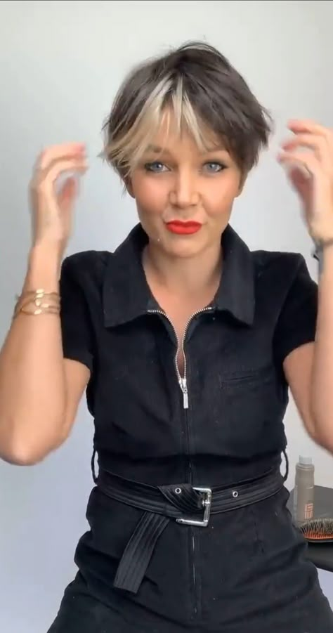 Pixie With Pop Of Color, Long Pixie Color Ideas, Pixie To French Bob, Colour Block Hair Bob, Blonde Color Block Hair Short, Shaggy Long Pixie Haircut, Short Hair Block Colour, Two Tone Pixie Hair Color Ideas, Color Block Bob Hair