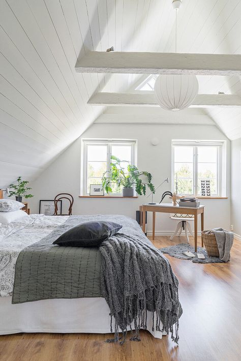 Attic Bedroom Ideas Master, Wooden Wall Bedroom, Low Ceiling Attic Bedroom, Attic Bedroom Decor, Slanted Ceiling Bedroom, White Wood Paneling, Garage Attic, Attic Ideas, Garage Guest House