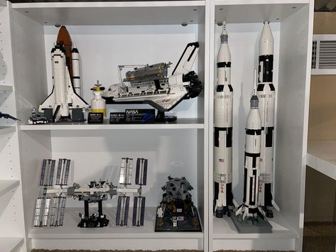 Lego Ucs, Youtuber Aesthetic, Lego Display Ideas, Vibe Rooms, Spacecraft Design, Starbucks Cup Art, Lego Collection, Space Themed Bedroom, Star Wars Room