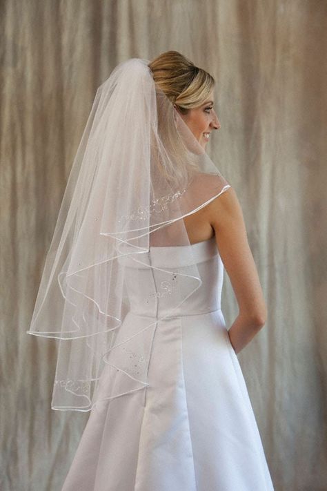 Wedding Veils Waist Length, Finger Length Veil, Wedding Veils Plain, Wedding Veil Mid Length, Wedding Veil Fingertip Length, Medium Wedding Veils, Simple Wedding Veil Short, Short Bride Veil, Simple Elegant Wedding Veil