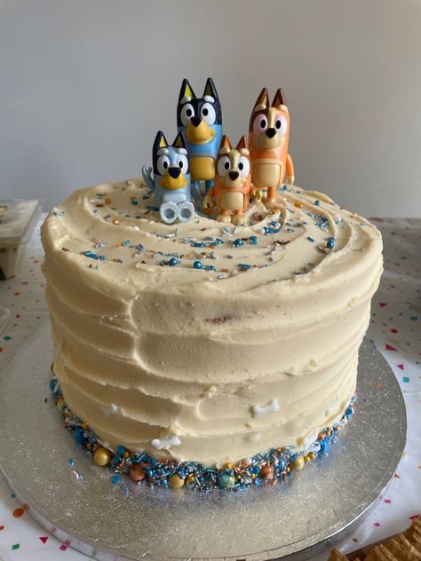 Diy 2nd Birthday Cake, Chocolate Bluey Cake, Bluey Cake With Figurines, Easy Diy Bluey Cake, Homemade Bluey Birthday Cake, Homemade Bluey Cake, Birthday Cake Bluey Theme, Small Bluey Cake, Easy Bluey Birthday Cake