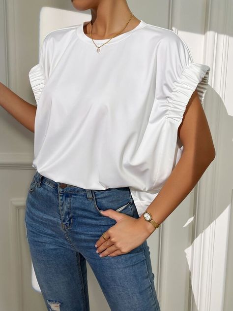 Solid Batwing Sleeve Tee | SHEIN USA Embellished T Shirt, Casual Outfits Fashion, Zero Waste Fashion, Fancy Shirt, Embellished Shirt, Dressy Casual Outfits, Fashionista Clothes, Elegant Shirt, Women T Shirts