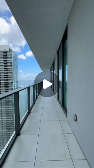 Miami | Luxury Apartment & Condo Locator on Instagram: "This Edgewater 3 bed + den ✨  Need help finding your dream apartment? Fill out the form in our bio and we will help you every step of the way for FREE!   #miami #miamibeach #realestate #brickell #apartment" Miami Style Home, Miami Condo Decor, Miami Apartment Aesthetic, Edgewater Miami, Miami Apartment Decor, Brickell Apartment, Florida Apartment, Miami Penthouse, Florida Apartments