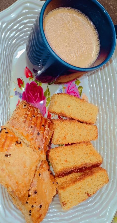 Tea Images Indian, Morning Tea Snap, Tea Snapchat Story, Tea Snaps, Saha Ftourkoum, Ideas Desayuno, Creative Snapchats, Chai Lover, Camera Cartoon