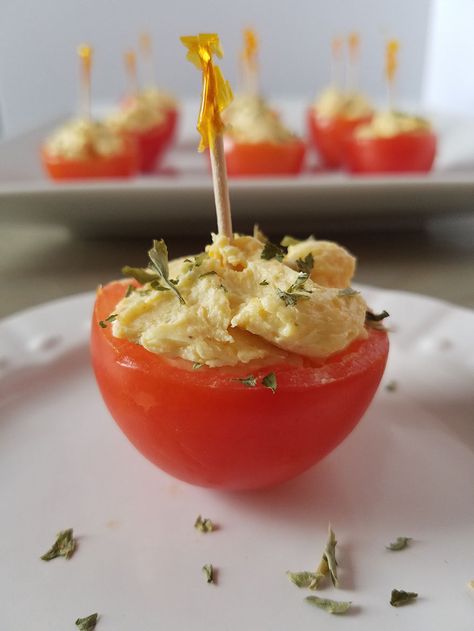 Stuffed Cherry Tomato Appetizer Recipe Tomato Appetizer Recipes, Beef Crostini, Cherry Tomato Appetizers, Stuffed Cherry Tomatoes, Appetizer Recipes Easy, Countertop Cabinets, Tomato Appetizers, Easy Make Ahead Appetizers, Potato Appetizers