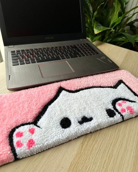 High quality Acrylic yarns are used in this product. It is completely handmade and carefully prepared. These specially designed desktop keyboard rugs provide wrist comfort and at the same time create a different unique style with its remarkable appearance. You can contact me for different designs you want If you have any questions, I will be more than happy to help you! Punch Needle Keyboard Rug, Keyboard Rug Ideas, Small Rug Design, Rug Design Ideas, Cat Keyboard, Keyboard Rug, Desktop Keyboard, Cute Rug, Rug Fluffy