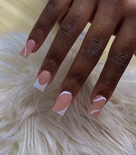 Cute White Short Nails Designs, Easy Square Nails Ideas, Cute Nails 2024, Vacation Nails French Tips, Vacation French Tip Nails, Middle School Nails, French Tip Swirl Nails, White Vacation Nails, White Short Nails