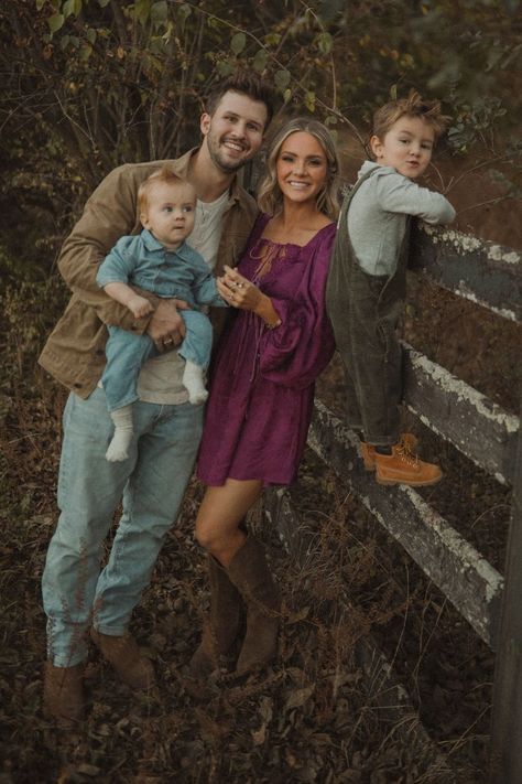 Are you planning a family photoshoot soon? I’ve got the perfect dress for mom! This cute long-sleeve dress and Western boots combo is the perfect look for those fall or winter family photos. Whether you're capturing pictures at the beach, the mountain, or any other outdoor location, this outfit has got you covered! Follow me for more cute outfit ideas. Hunter Premo. Family Photo Dress Hunter Premo Family Pictures, Cowboy Boot Family Pictures, Cowboy Boots Family Photos, Western Fall Family Pictures, Western Family Pictures Outfits, Dress And Western Boots, Fall Western Family Photos, Western Family Photoshoot, Cowboy Family Pictures