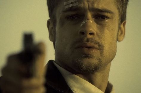 32 Movies With Unbelievably Bleak Endings Seven Brad Pitt, Seven 1995, Se7en 1995, Film Seven, Brad Pitt Movies, Seven Movie, Gabriel Byrne, Famous Movie Scenes, Guy Pearce