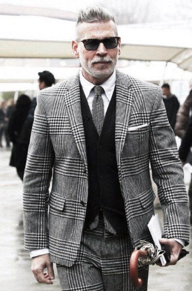 70 Grey Suit Styles For Men - Classic Male Fashion Ideas Grey Suit Styling, Gentleman Mode, Nick Wooster, Grey Suit Men, Style Gentleman, A Man In A Suit, Man In A Suit, Plaid Suit, Sharp Dressed Man