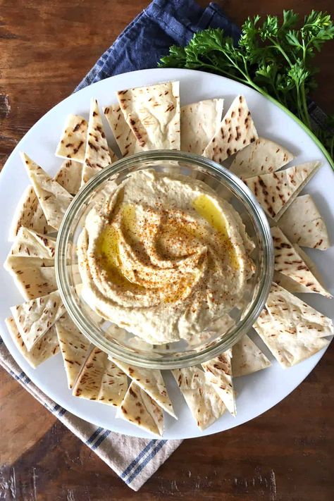 Learn how to make hummus from scratch in just 10 minutes! This easy hummus recipe is creamy, zesty and delicious with fresh lemon and garlic. Simple Hummus, Easy Homemade Hummus, Healthy Sauce Recipes, Best Hummus Recipe, Super Healthy Snacks, Easy Hummus Recipe, Bagel Toppings, Hummus Recipe Homemade, Beet Hummus