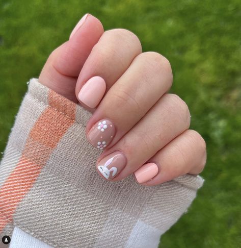 Baby Shower Nails Neutral, Short Nails Ideas Spring, Easter Nails Bunny, Cute Pastel Nails, Nail Art On Natural Nails, Uñas Cute, Easter Bunny Nails, Crackle Nails, Pastel Nail Art