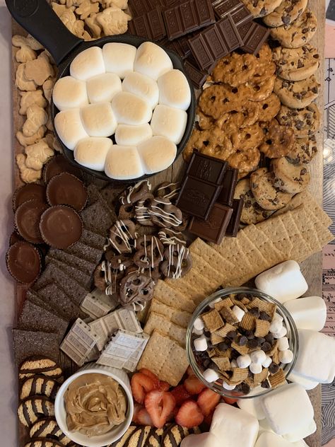 Brown Food Platter, Brown Snack Board, Beige Food Board, Color Party Brown Food Ideas, Brown Food Board, S'mores Board, Brown Foods For Color Party, Brown Snacks, Brown Charcuterie Board