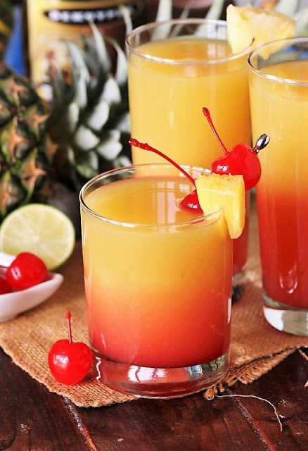 Pineapple Upside Down Drink Cocktails, Pineapple Upside Down Drink, Fruity Summer Drinks, Fruity Cocktail Recipes, The Kitchen Is My Playground, Layered Cocktails, Pineapple Cocktail, Mix Drinks, Cherry Cocktail