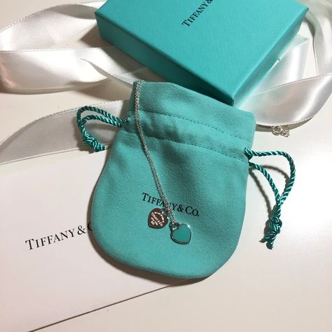 Tiffany Aesthetic, 16 Birthday Presents, Paper Rings, 2023 Year, Double Heart Necklace, Paper Ring, Heart Tag, Types Of Girls, Tiffany And Co