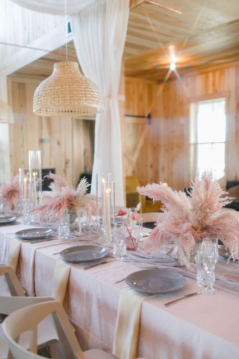 Pink Pampas Grass Centerpiece, Table Decor Neutral, Church Table, Place Settings Wedding, Unique Wedding Table Decorations, Grass Centerpiece, Pink Pampas Grass, Plan Checklist, Spring Wine