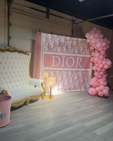 Dior Sweet 16 Ideas, Dior Party Theme Decoration, Designer Themed Party, Dior Theme Baby Shower Ideas, Chanel Baby Shower Theme, Dior Party Theme, Dior Birthday Theme, Dior Backdrop, Dior Themed Birthday Party